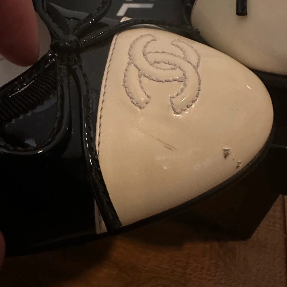 Chanel Vintage Black and White Patent Ballet Flats Size 39.5 / 8.5 - Picture 12 of 14